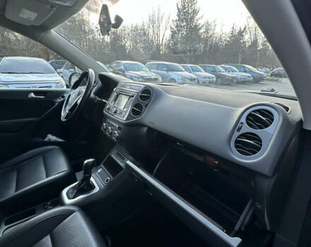 Серый Фольксваген Тигуан, объемом двигателя 1.98 л и пробегом 149 тыс. км за 13000 $, фото 14 на Automoto.ua