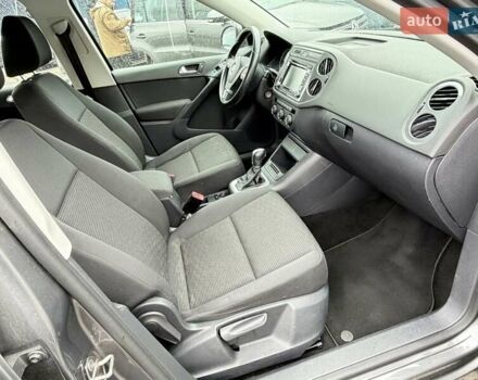 Серый Фольксваген Тигуан, объемом двигателя 2 л и пробегом 196 тыс. км за 8900 $, фото 10 на Automoto.ua