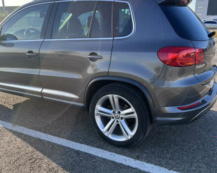 Сірий Фольксваген Тігуан, об'ємом двигуна 1.98 л та пробігом 171 тис. км за 14300 $, фото 4 на Automoto.ua