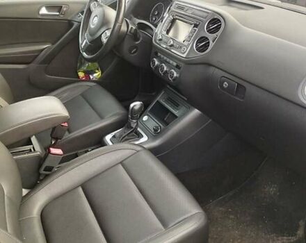 Серый Фольксваген Тигуан, объемом двигателя 1.98 л и пробегом 170 тыс. км за 12500 $, фото 9 на Automoto.ua