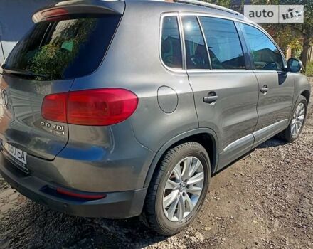 Серый Фольксваген Тигуан, объемом двигателя 1.97 л и пробегом 145 тыс. км за 17500 $, фото 2 на Automoto.ua