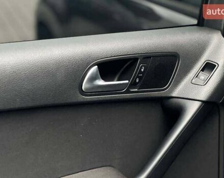 Серый Фольксваген Тигуан, объемом двигателя 1.98 л и пробегом 255 тыс. км за 13000 $, фото 13 на Automoto.ua