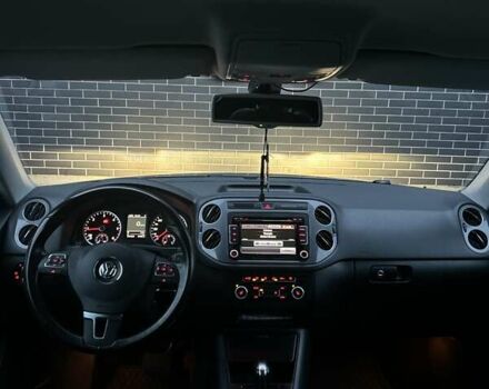 Серый Фольксваген Тигуан, объемом двигателя 1.97 л и пробегом 144 тыс. км за 16000 $, фото 23 на Automoto.ua