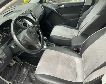 Сірий Фольксваген Тігуан, об'ємом двигуна 2 л та пробігом 217 тис. км за 12000 $, фото 21 на Automoto.ua