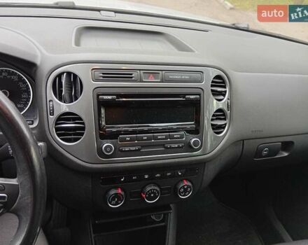 Серый Фольксваген Тигуан, объемом двигателя 1.98 л и пробегом 182 тыс. км за 14500 $, фото 12 на Automoto.ua