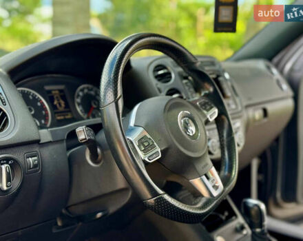 Сірий Фольксваген Тігуан, об'ємом двигуна 1.98 л та пробігом 248 тис. км за 12000 $, фото 14 на Automoto.ua