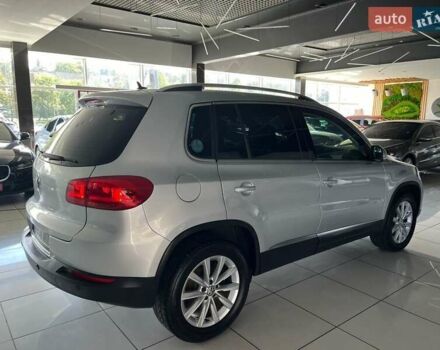 Серый Фольксваген Тигуан, объемом двигателя 2 л и пробегом 214 тыс. км за 15200 $, фото 5 на Automoto.ua
