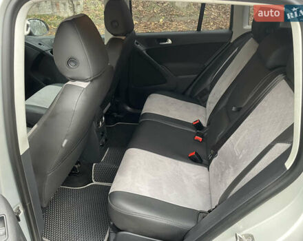 Сірий Фольксваген Тігуан, об'ємом двигуна 1.98 л та пробігом 217 тис. км за 12000 $, фото 7 на Automoto.ua