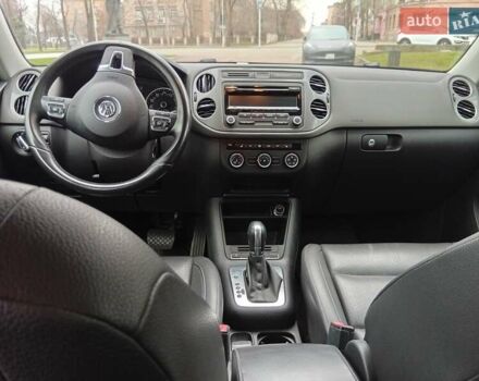 Серый Фольксваген Тигуан, объемом двигателя 1.98 л и пробегом 182 тыс. км за 14500 $, фото 13 на Automoto.ua