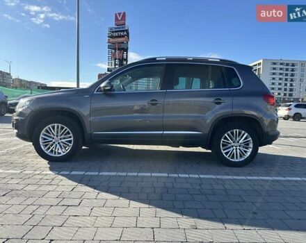 Сірий Фольксваген Тігуан, об'ємом двигуна 1.97 л та пробігом 135 тис. км за 13700 $, фото 2 на Automoto.ua