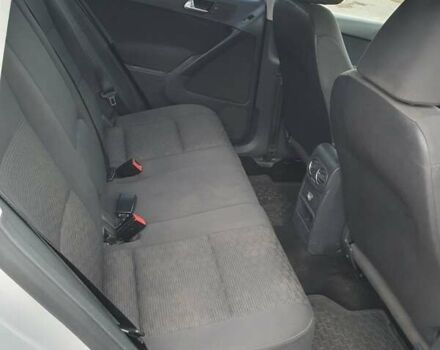 Сірий Фольксваген Тігуан, об'ємом двигуна 1.98 л та пробігом 90 тис. км за 13500 $, фото 20 на Automoto.ua