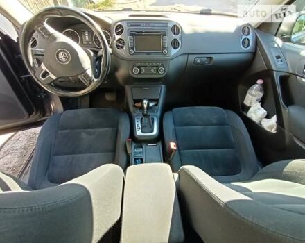 Серый Фольксваген Тигуан, объемом двигателя 1.97 л и пробегом 145 тыс. км за 17500 $, фото 7 на Automoto.ua