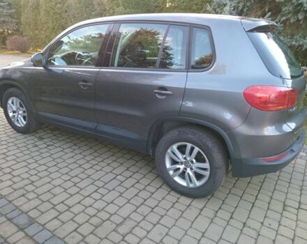 Серый Фольксваген Тигуан, объемом двигателя 2 л и пробегом 160 тыс. км за 8899 $, фото 3 на Automoto.ua