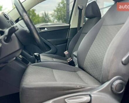 Серый Фольксваген Тигуан, объемом двигателя 1.98 л и пробегом 255 тыс. км за 13000 $, фото 6 на Automoto.ua