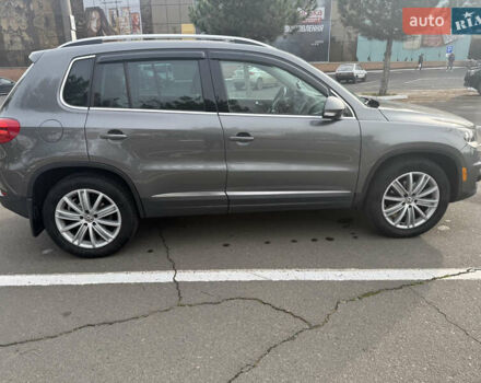 Сірий Фольксваген Тігуан, об'ємом двигуна 1.98 л та пробігом 180 тис. км за 11500 $, фото 4 на Automoto.ua