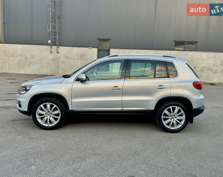 Серый Фольксваген Тигуан, объемом двигателя 1.98 л и пробегом 250 тыс. км за 9900 $, фото 7 на Automoto.ua