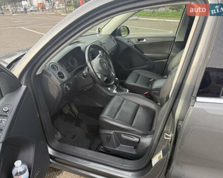 Сірий Фольксваген Тігуан, об'ємом двигуна 1.98 л та пробігом 180 тис. км за 11500 $, фото 21 на Automoto.ua