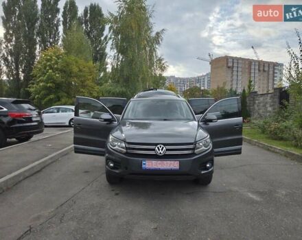 Серый Фольксваген Тигуан, объемом двигателя 1.98 л и пробегом 196 тыс. км за 13399 $, фото 1 на Automoto.ua
