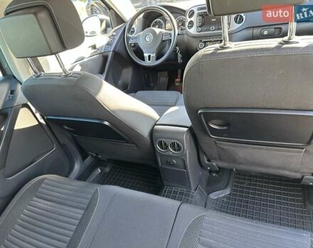 Сірий Фольксваген Тігуан, об'ємом двигуна 1.97 л та пробігом 135 тис. км за 13700 $, фото 19 на Automoto.ua