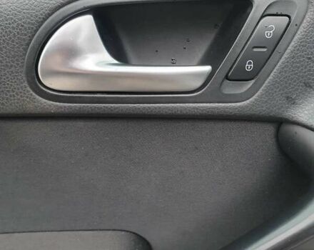 Сірий Фольксваген Тігуан, об'ємом двигуна 1.98 л та пробігом 90 тис. км за 13500 $, фото 19 на Automoto.ua