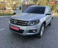 Сірий Фольксваген Тігуан, об'ємом двигуна 2 л та пробігом 74 тис. км за 16500 $, фото 1 на Automoto.ua
