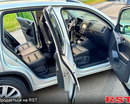 Серый Фольксваген Тигуан, объемом двигателя 2 л и пробегом 250 тыс. км за 10500 $, фото 11 на Automoto.ua