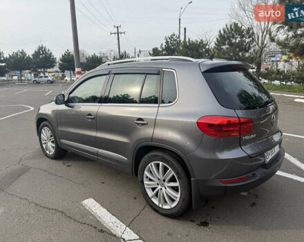 Сірий Фольксваген Тігуан, об'ємом двигуна 1.98 л та пробігом 180 тис. км за 11500 $, фото 2 на Automoto.ua
