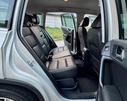 Сірий Фольксваген Тігуан, об'ємом двигуна 2 л та пробігом 250 тис. км за 10500 $, фото 20 на Automoto.ua