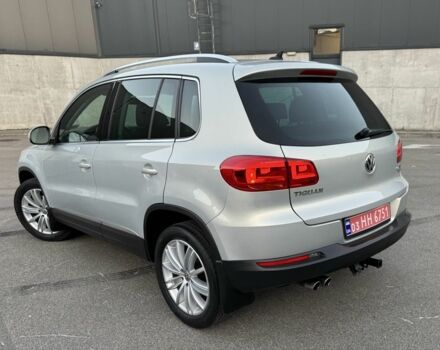 Сірий Фольксваген Тігуан, об'ємом двигуна 2 л та пробігом 250 тис. км за 10500 $, фото 2 на Automoto.ua