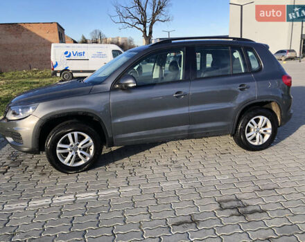 Серый Фольксваген Тигуан, объемом двигателя 2 л и пробегом 190 тыс. км за 9900 $, фото 8 на Automoto.ua