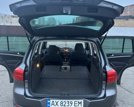 Серый Фольксваген Тигуан, объемом двигателя 1.97 л и пробегом 144 тыс. км за 16000 $, фото 27 на Automoto.ua