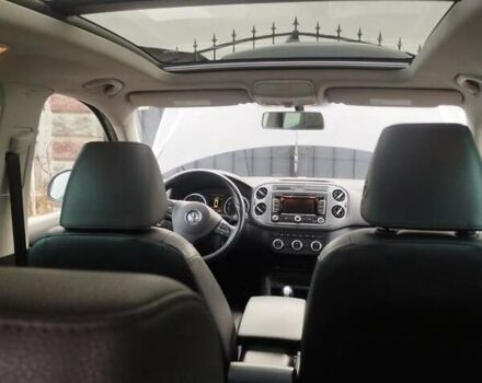 Серый Фольксваген Тигуан, объемом двигателя 1.98 л и пробегом 170 тыс. км за 12500 $, фото 5 на Automoto.ua