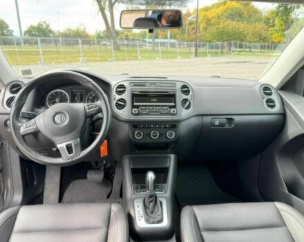 Сірий Фольксваген Тігуан, об'ємом двигуна 2 л та пробігом 84 тис. км за 2800 $, фото 8 на Automoto.ua