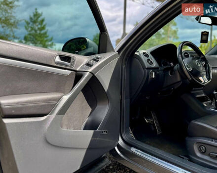 Сірий Фольксваген Тігуан, об'ємом двигуна 1.98 л та пробігом 248 тис. км за 12000 $, фото 18 на Automoto.ua