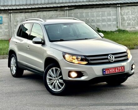 Сірий Фольксваген Тігуан, об'ємом двигуна 2 л та пробігом 250 тис. км за 10500 $, фото 1 на Automoto.ua