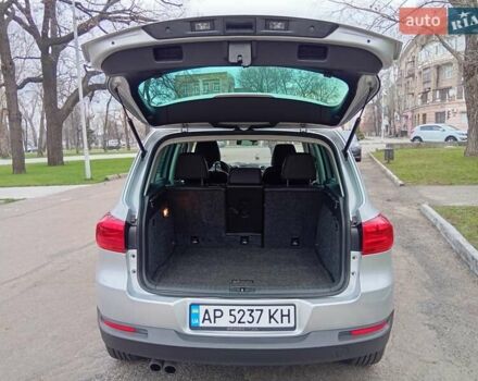 Серый Фольксваген Тигуан, объемом двигателя 1.98 л и пробегом 182 тыс. км за 14500 $, фото 6 на Automoto.ua