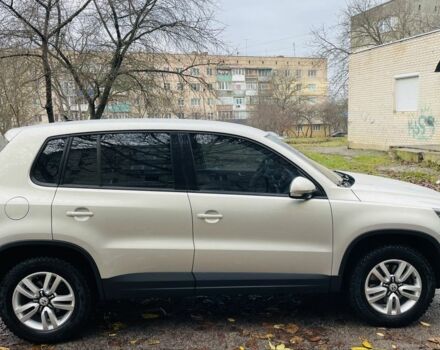 Сірий Фольксваген Тігуан, об'ємом двигуна 2 л та пробігом 217 тис. км за 12000 $, фото 12 на Automoto.ua