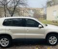 Сірий Фольксваген Тігуан, об'ємом двигуна 2 л та пробігом 217 тис. км за 12000 $, фото 12 на Automoto.ua
