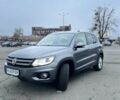 Серый Фольксваген Тигуан, объемом двигателя 1.97 л и пробегом 144 тыс. км за 16000 $, фото 2 на Automoto.ua