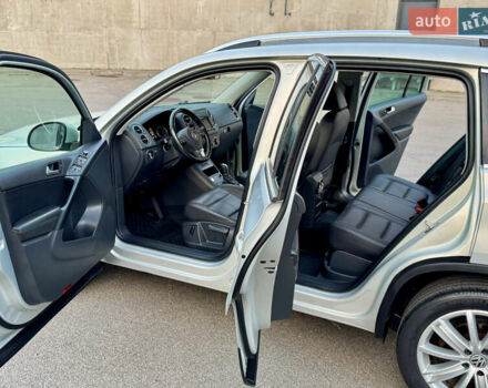 Серый Фольксваген Тигуан, объемом двигателя 1.98 л и пробегом 250 тыс. км за 9900 $, фото 21 на Automoto.ua