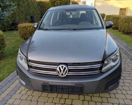 Серый Фольксваген Тигуан, объемом двигателя 2 л и пробегом 160 тыс. км за 8899 $, фото 1 на Automoto.ua