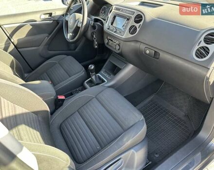 Сірий Фольксваген Тігуан, об'ємом двигуна 1.97 л та пробігом 135 тис. км за 13700 $, фото 15 на Automoto.ua