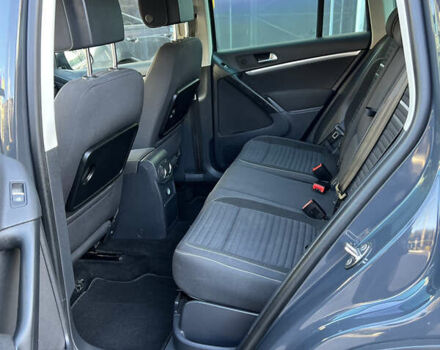 Серый Фольксваген Тигуан, объемом двигателя 2 л и пробегом 299 тыс. км за 13600 $, фото 10 на Automoto.ua