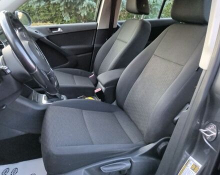 Серый Фольксваген Тигуан, объемом двигателя 2 л и пробегом 160 тыс. км за 8899 $, фото 6 на Automoto.ua