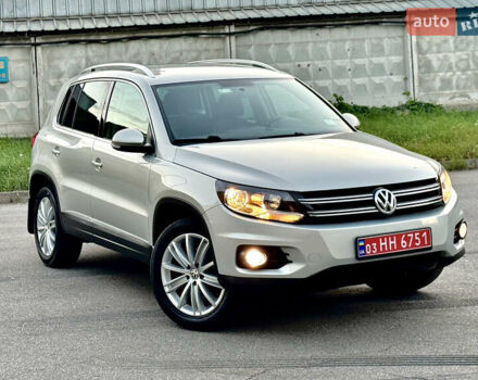 Серый Фольксваген Тигуан, объемом двигателя 1.98 л и пробегом 250 тыс. км за 9900 $, фото 4 на Automoto.ua