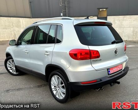 Серый Фольксваген Тигуан, объемом двигателя 2 л и пробегом 250 тыс. км за 10500 $, фото 3 на Automoto.ua