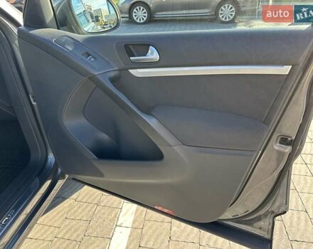 Сірий Фольксваген Тігуан, об'ємом двигуна 1.97 л та пробігом 135 тис. км за 13700 $, фото 22 на Automoto.ua