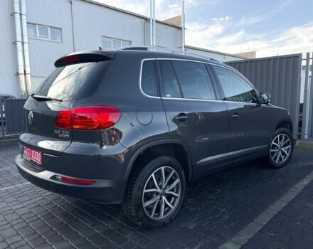 Серый Фольксваген Тигуан, объемом двигателя 2 л и пробегом 160 тыс. км за 17499 $, фото 4 на Automoto.ua