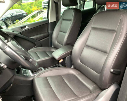 Серый Фольксваген Тигуан, объемом двигателя 2 л и пробегом 195 тыс. км за 15340 $, фото 17 на Automoto.ua