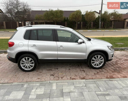 Серый Фольксваген Тигуан, объемом двигателя 2 л и пробегом 125 тыс. км за 14999 $, фото 14 на Automoto.ua
